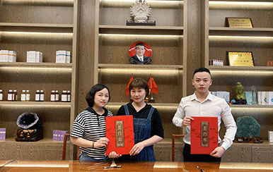 恭喜江西省萍鄉(xiāng)市李女士、顏女士成功簽約翌芙萊！